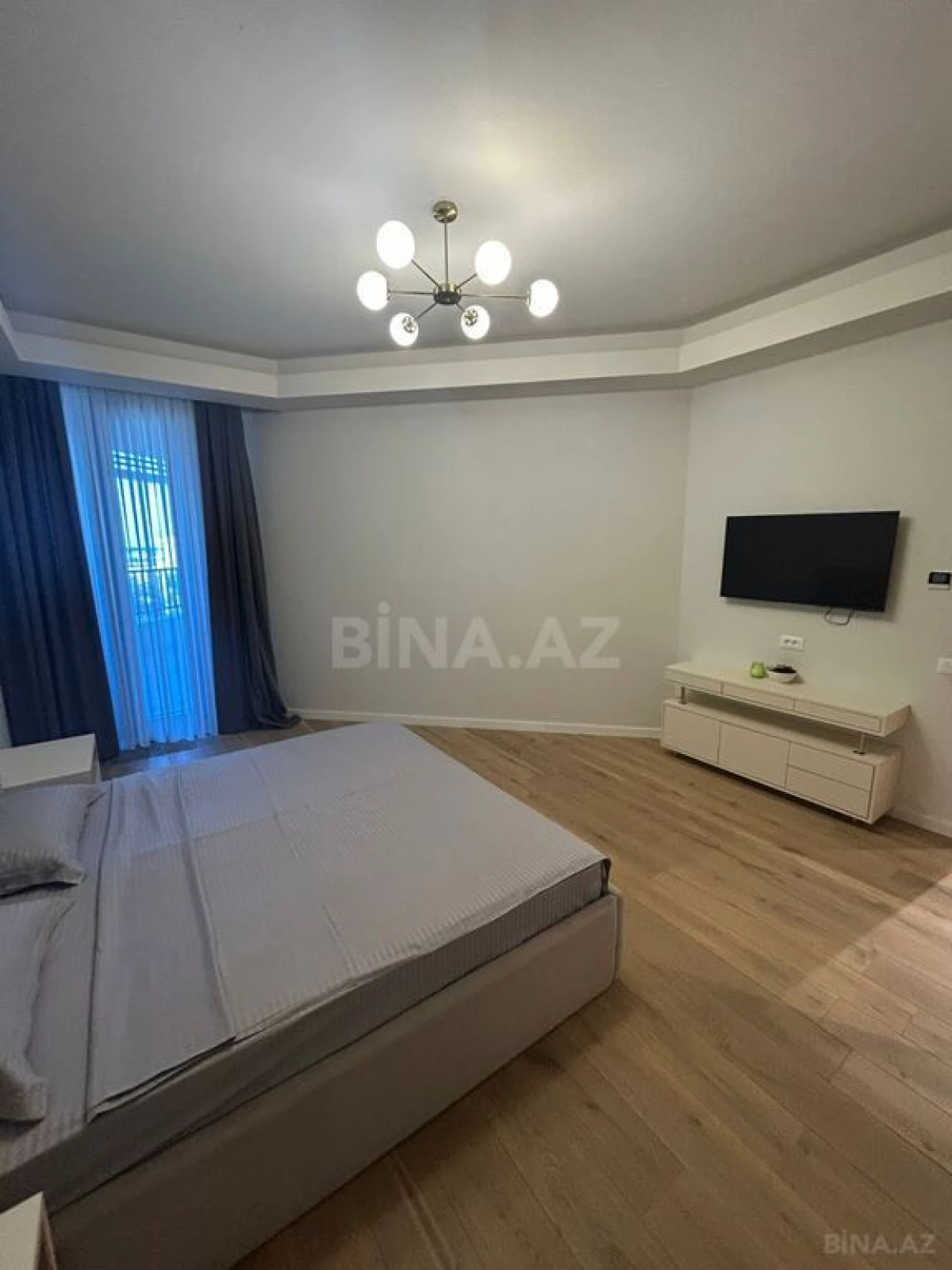 Kirayə verilir 2 otaqlı mənzil 95 m²