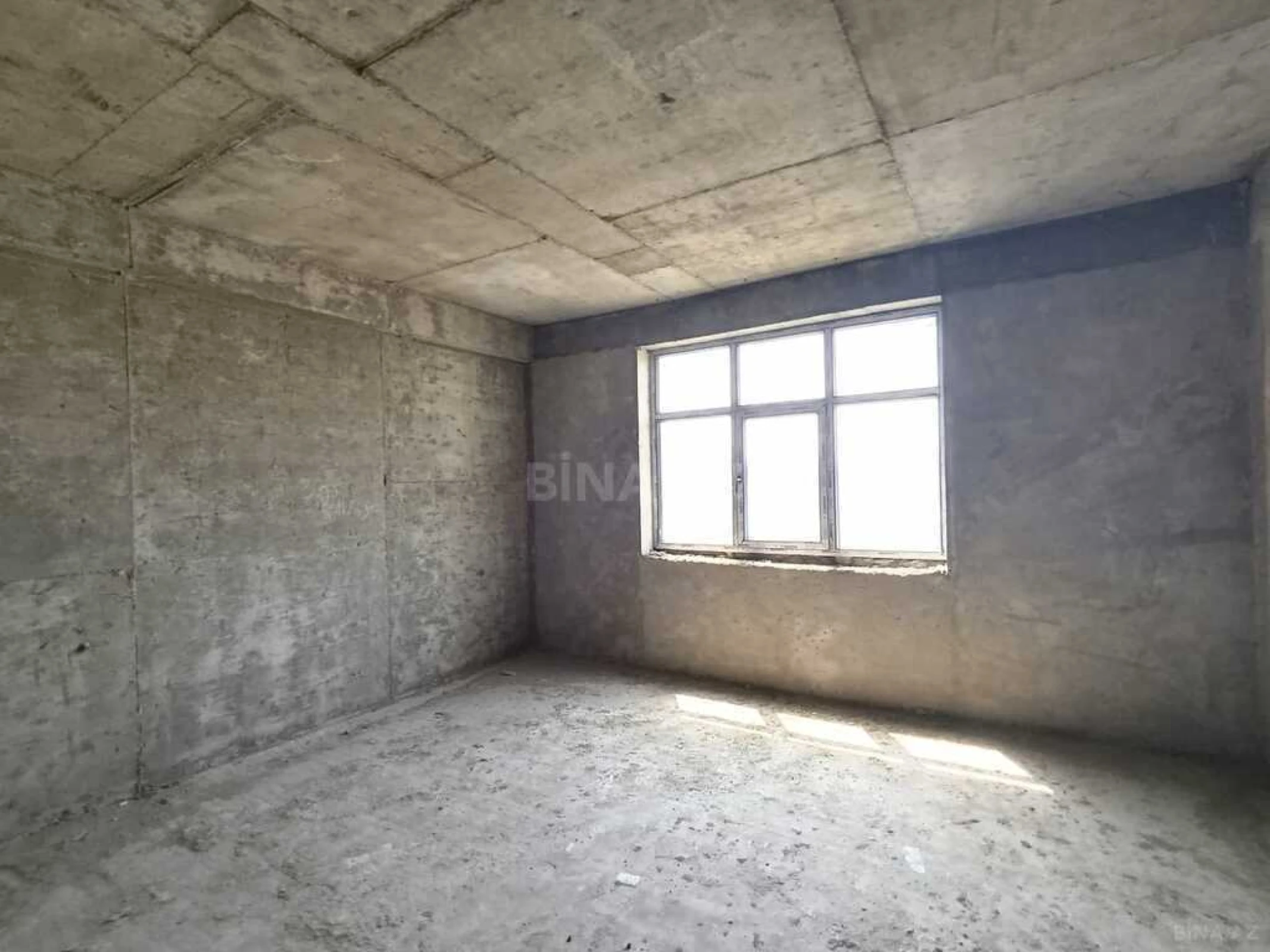 Satılır 2 otaqlı mənzil 93 m²