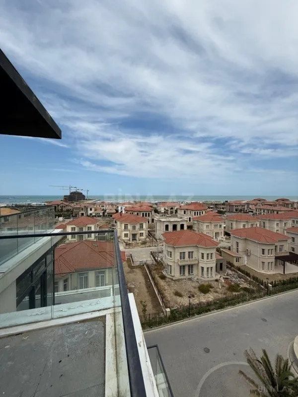 Satılır 4 otaqlı mənzil 219 m²