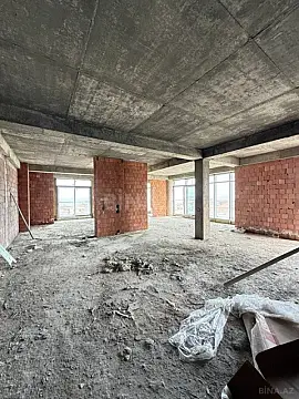 Satılır 4 otaqlı mənzil 219 m²