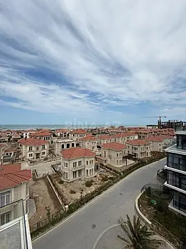Satılır 4 otaqlı mənzil 219 m²