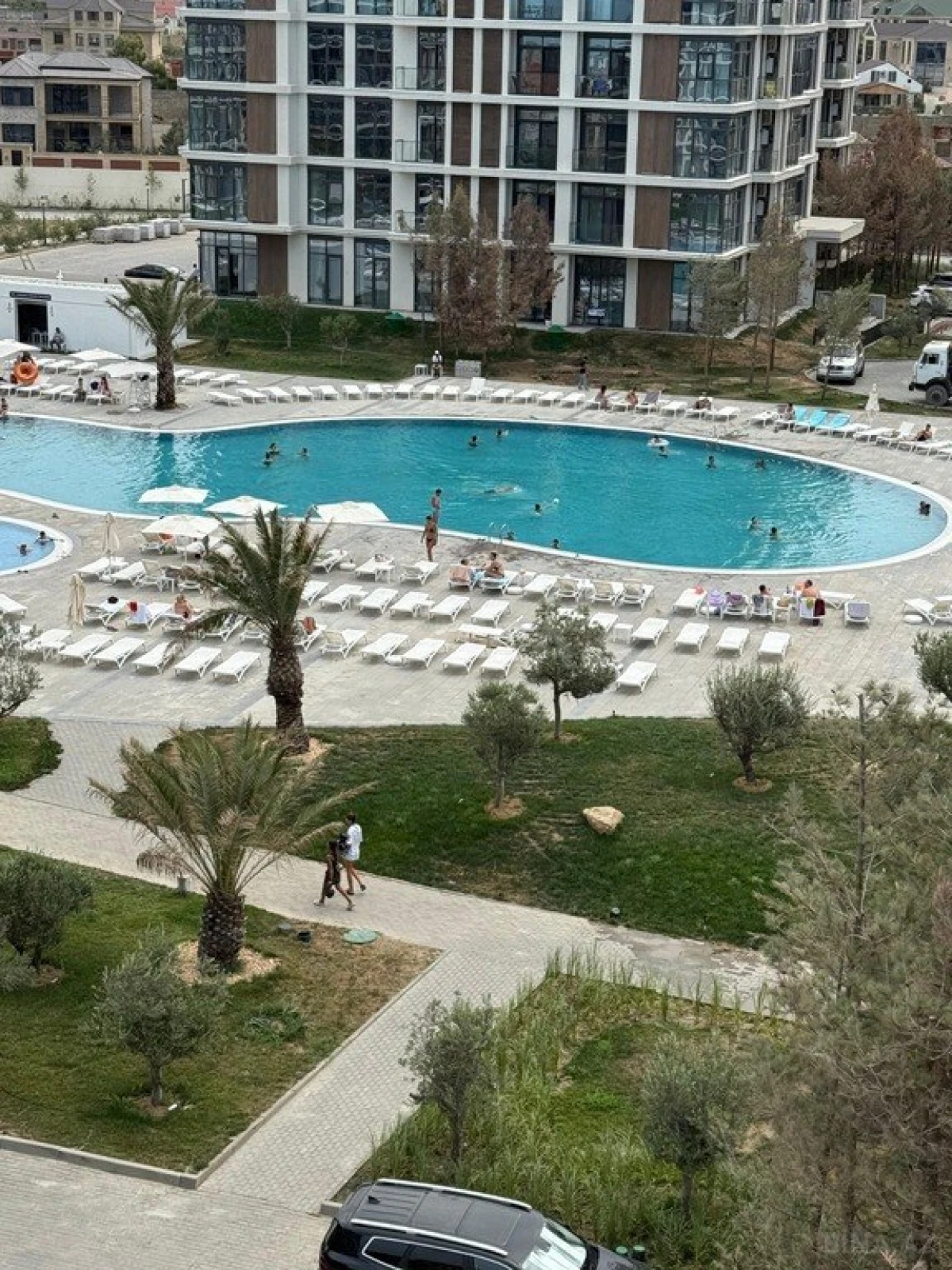 Satılır 4 otaqlı mənzil 219 m²