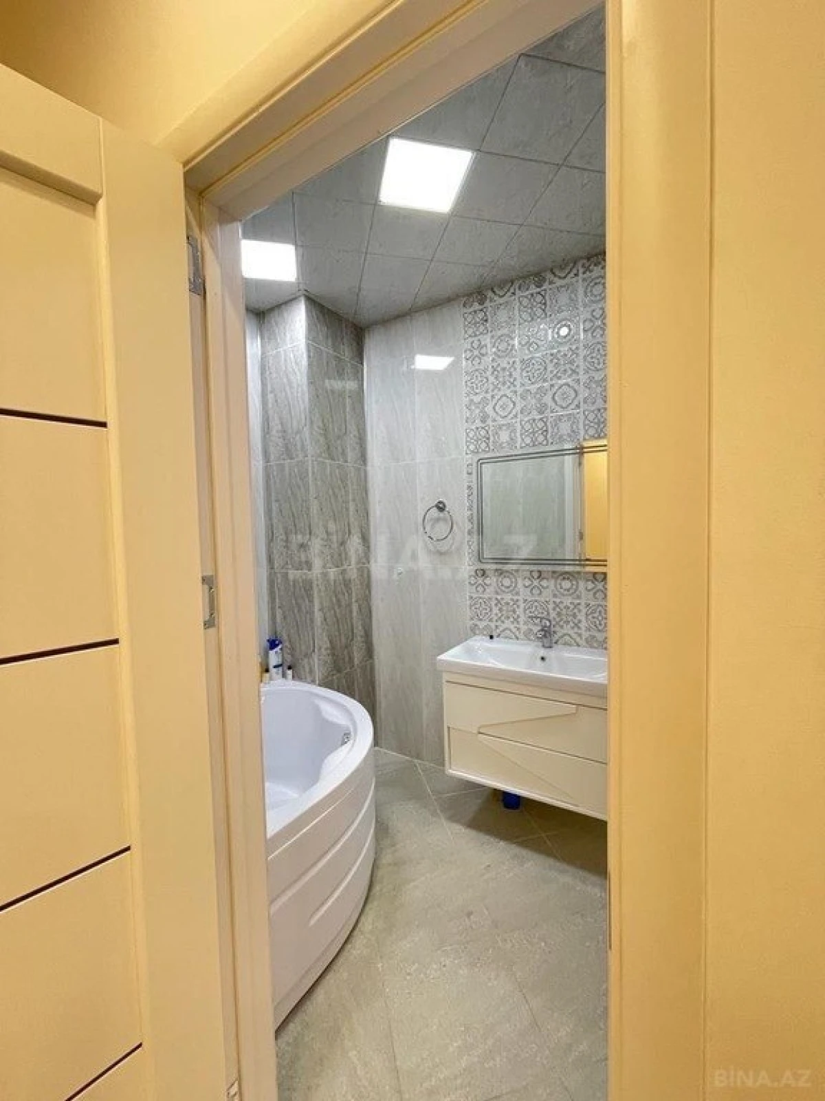 Kirayə verilir 3 otaqlı mənzil 110 m²