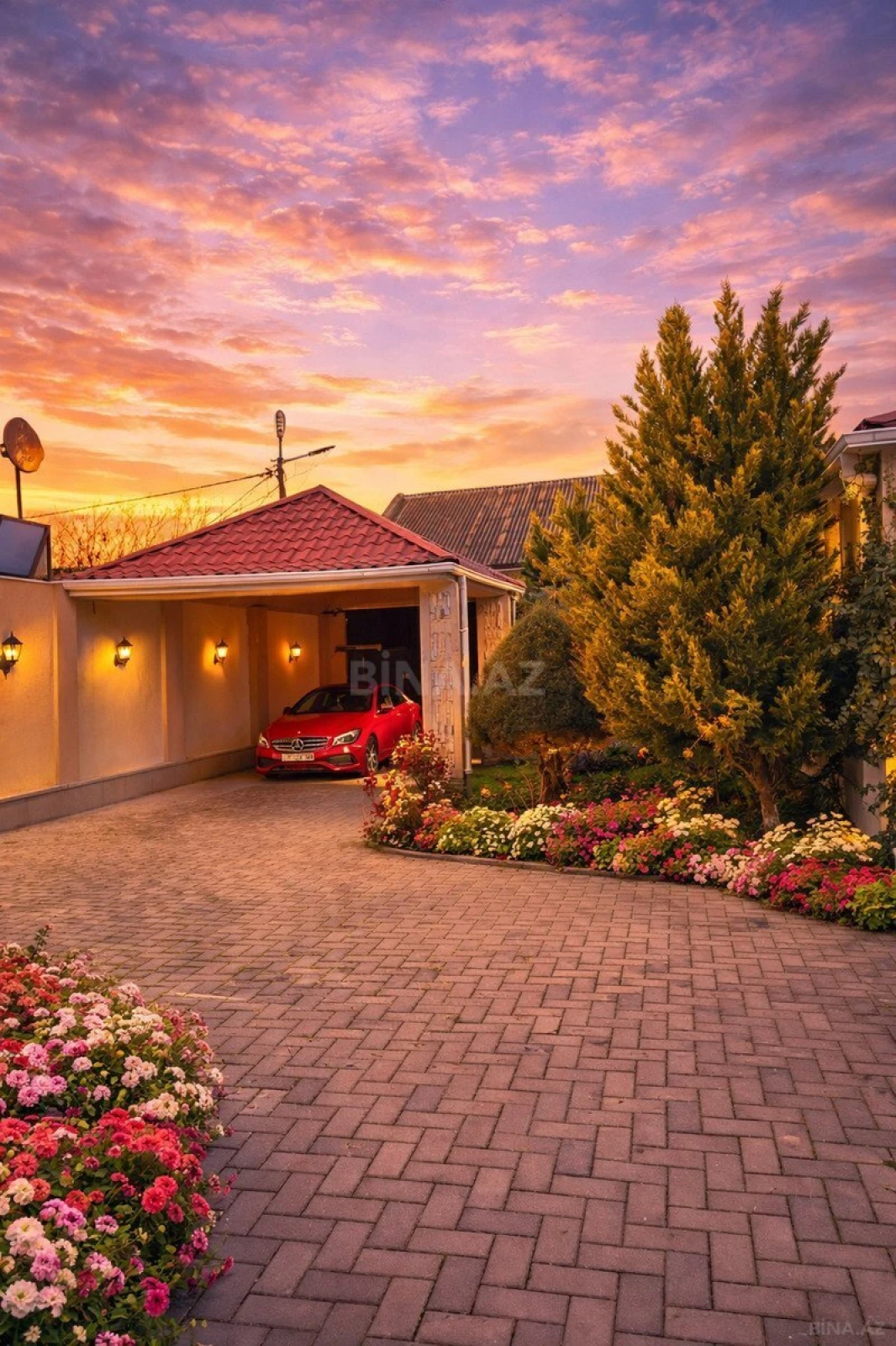 Satılır 6 otaqlı həyət evi 365 m²