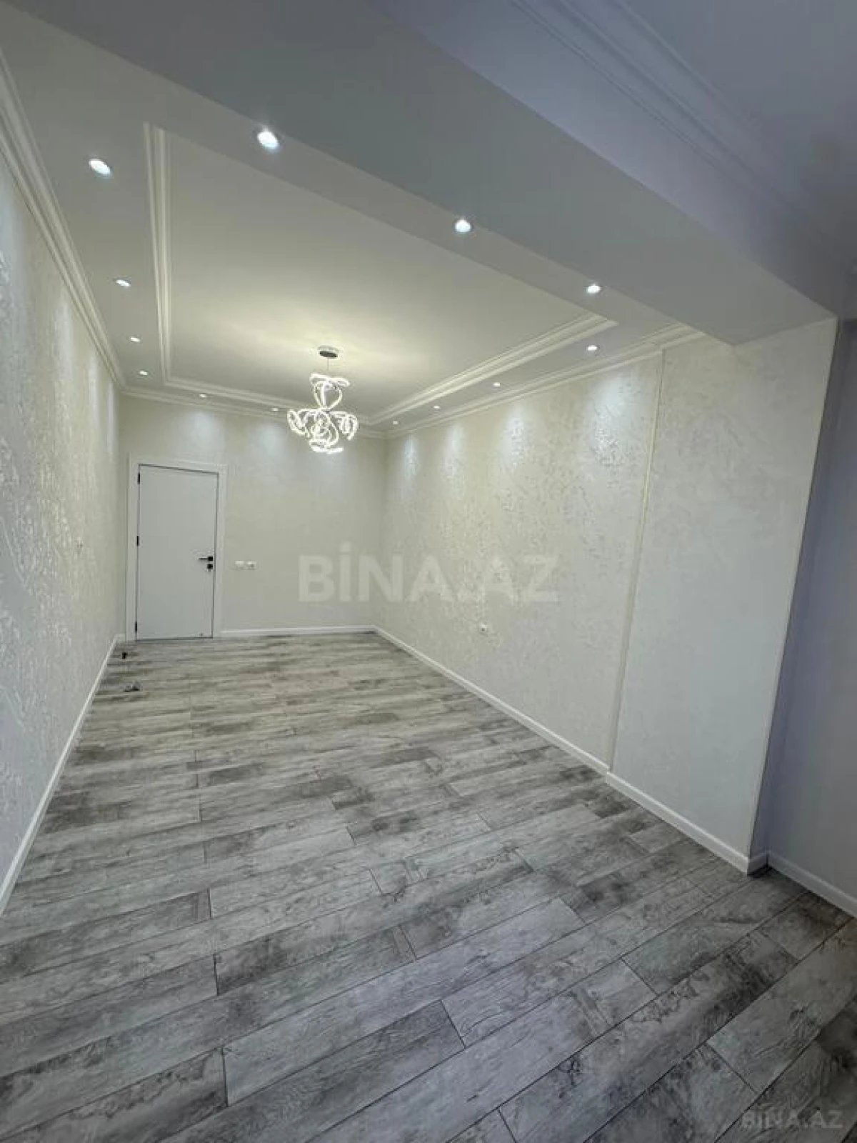 Satılır 3 otaqlı mənzil 134 m²