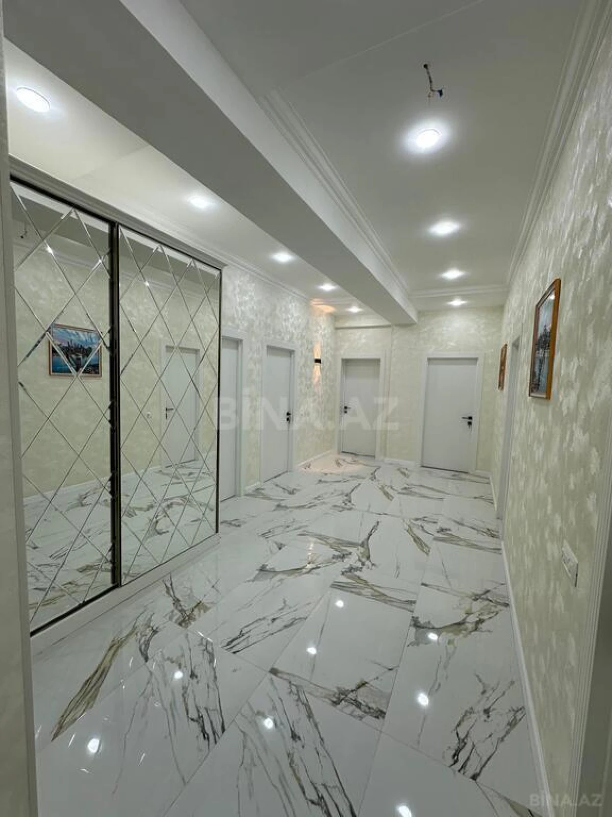 Satılır 3 otaqlı mənzil 134 m²