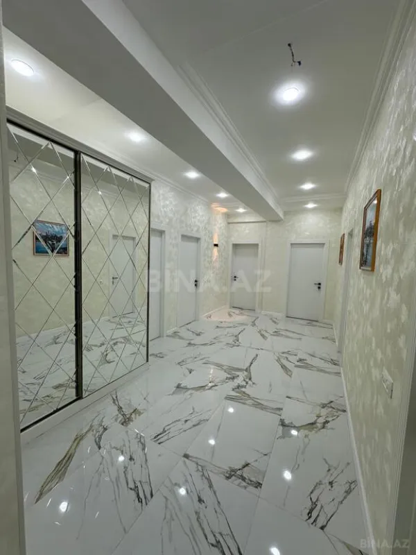 Satılır 3 otaqlı mənzil 134 m²