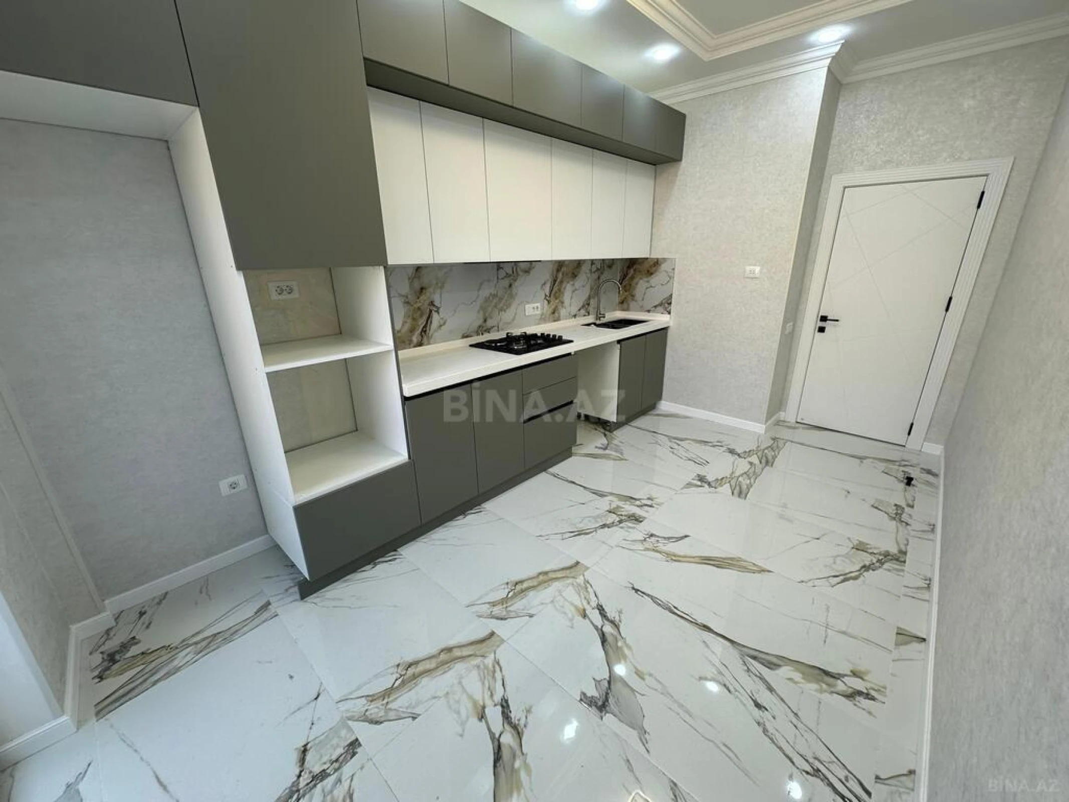 Satılır 3 otaqlı mənzil 134 m²