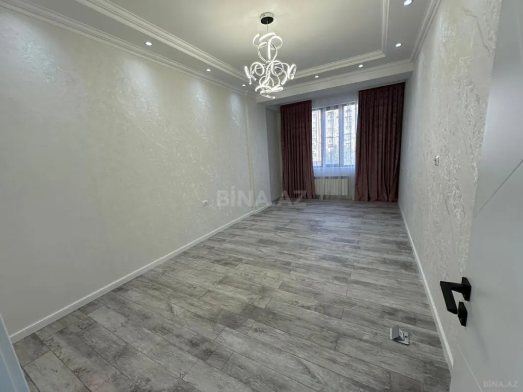 Satılır 3 otaqlı mənzil 134 m²