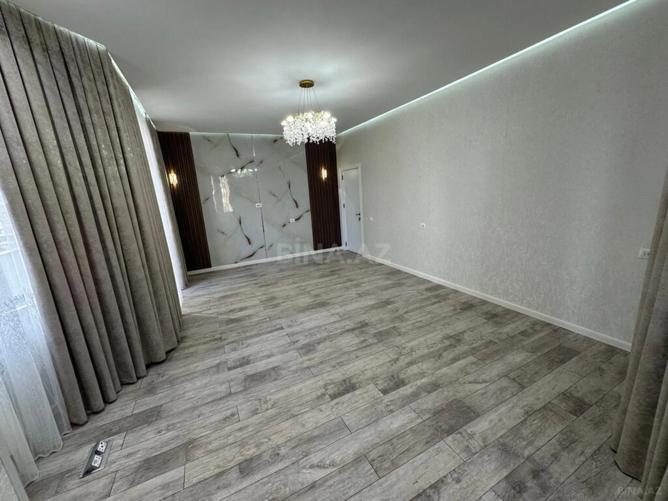 Satılır 3 otaqlı mənzil 134 m²