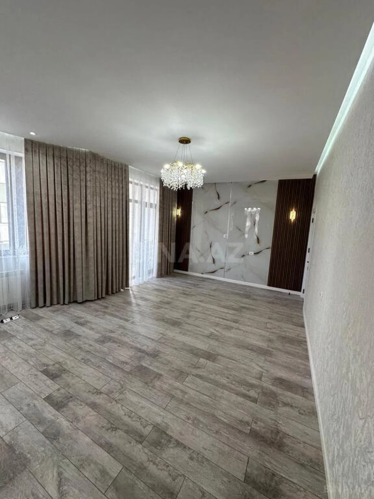 Satılır 3 otaqlı mənzil 134 m²