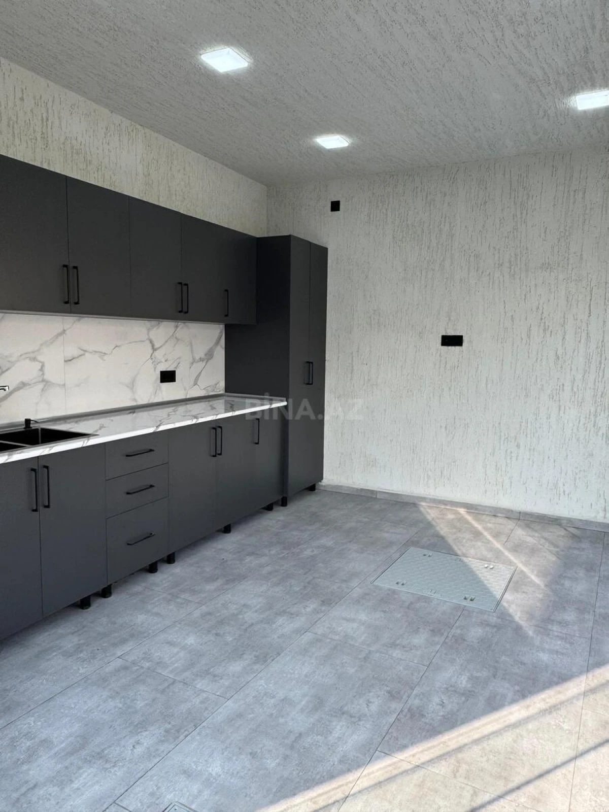 Satılır 4 otaqlı həyət evi 160 m²