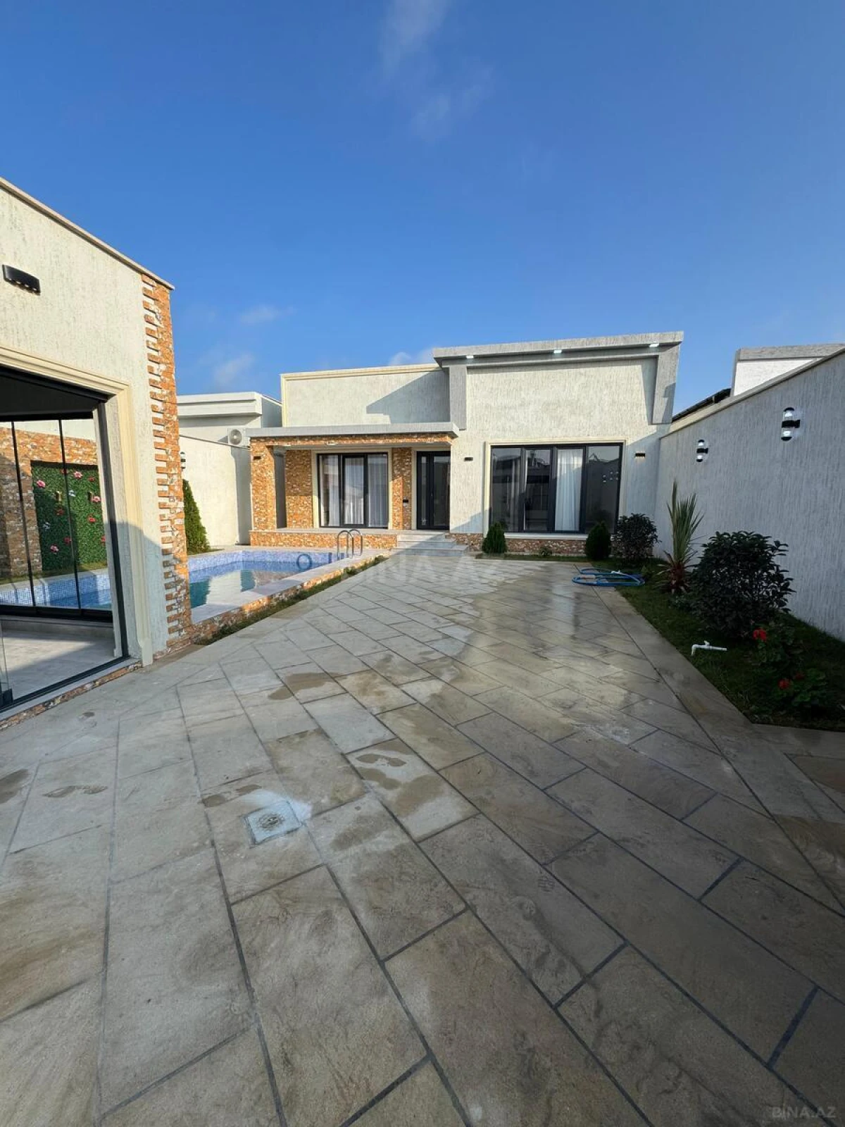 Satılır 4 otaqlı həyət evi 160 m²