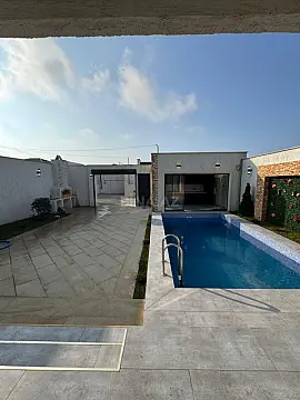 Satılır 4 otaqlı həyət evi 160 m²