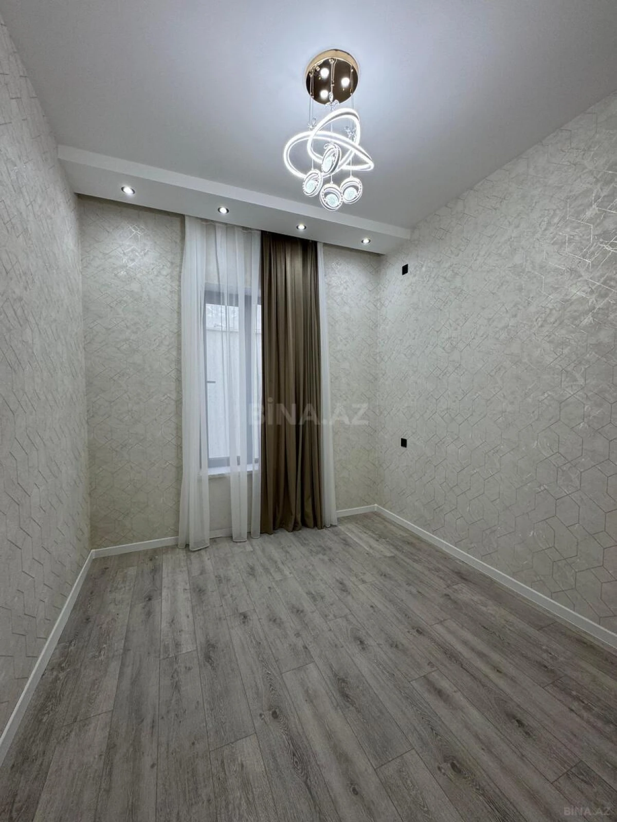 Satılır 4 otaqlı həyət evi 160 m²
