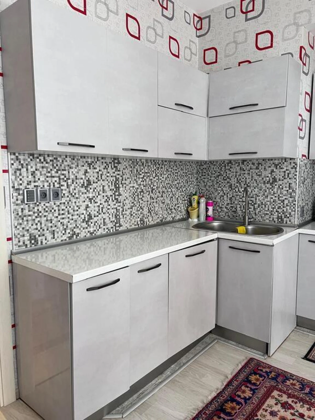Satılır 2 otaqlı mənzil 87 m²
