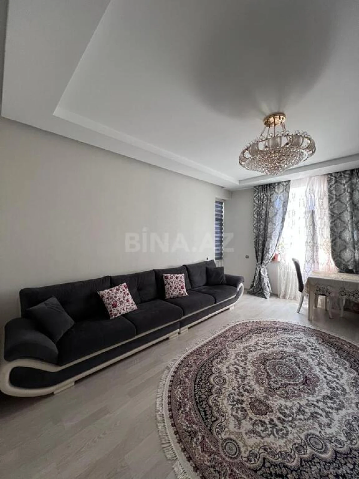 Satılır 2 otaqlı mənzil 87 m²