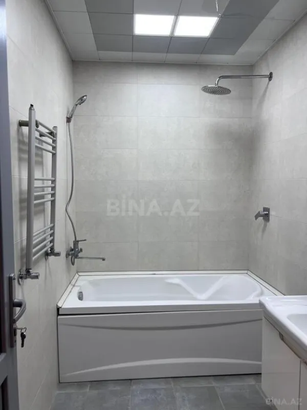 Satılır 2 otaqlı mənzil 87 m²