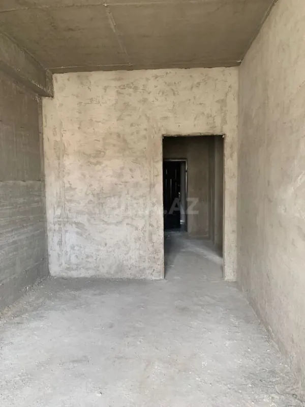 Satılır 3 otaqlı mənzil 130 m²
