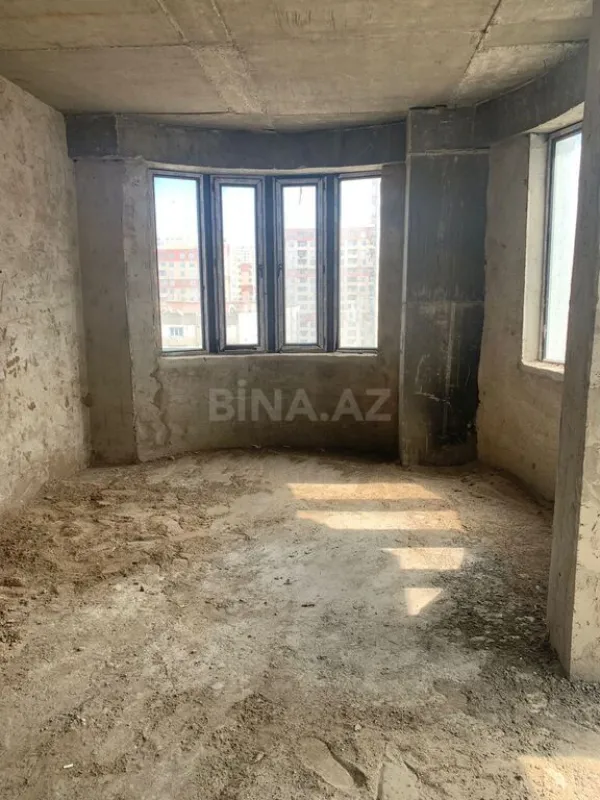 Satılır 3 otaqlı mənzil 130 m²