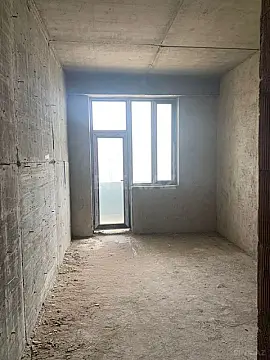 Satılır 3 otaqlı mənzil 130 m²
