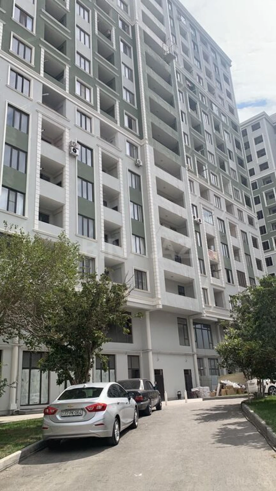 Satılır 3 otaqlı mənzil 130 m²