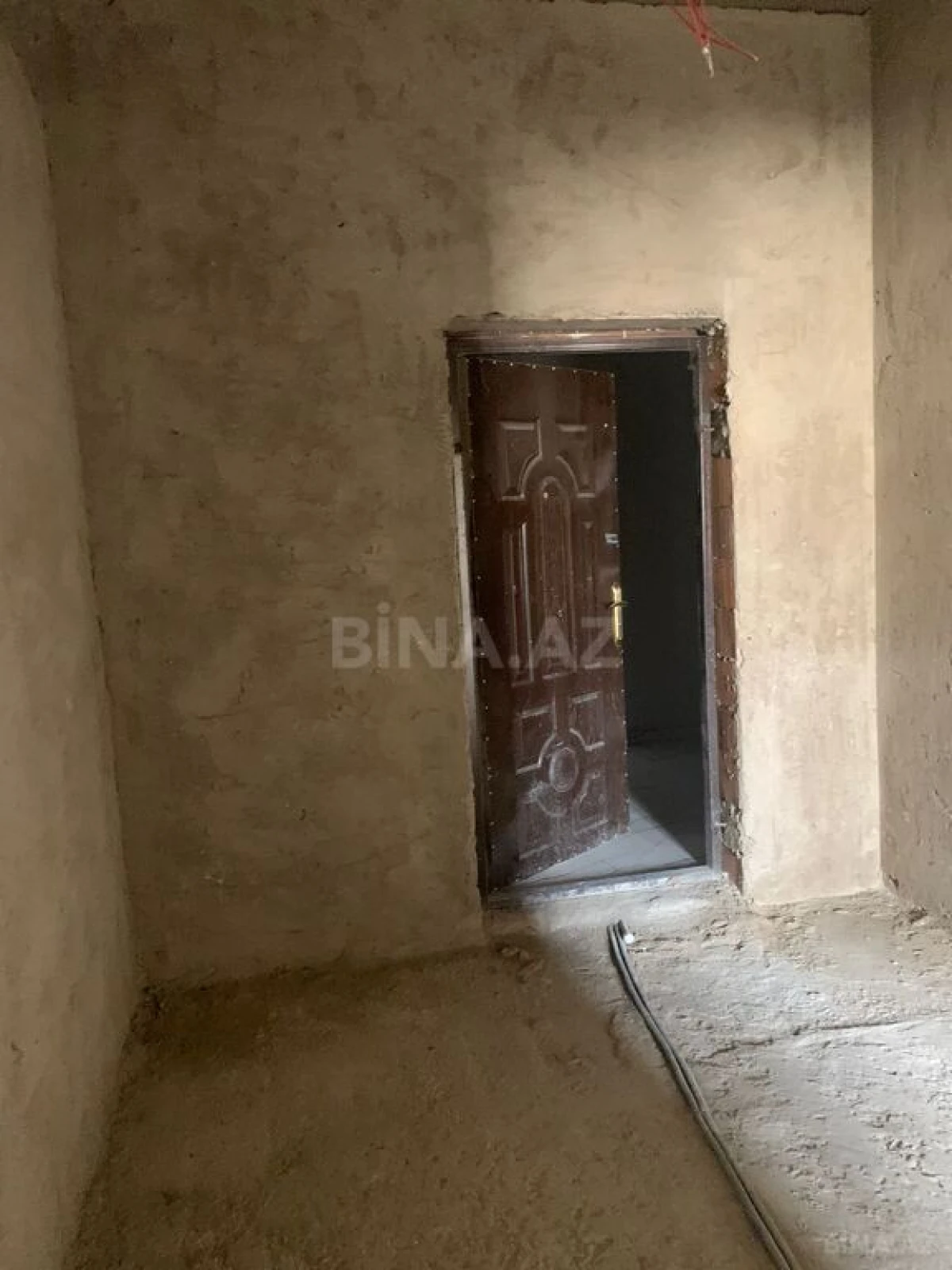 Satılır 3 otaqlı mənzil 130 m²