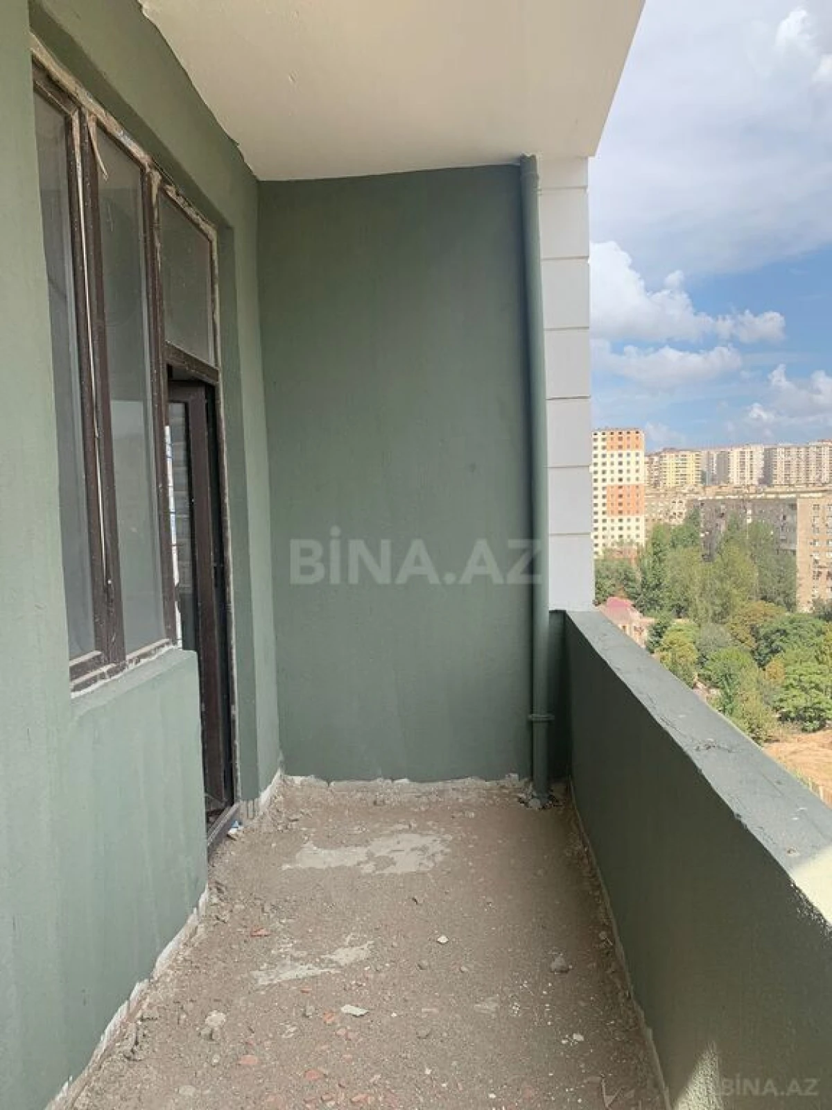 Satılır 3 otaqlı mənzil 130 m²