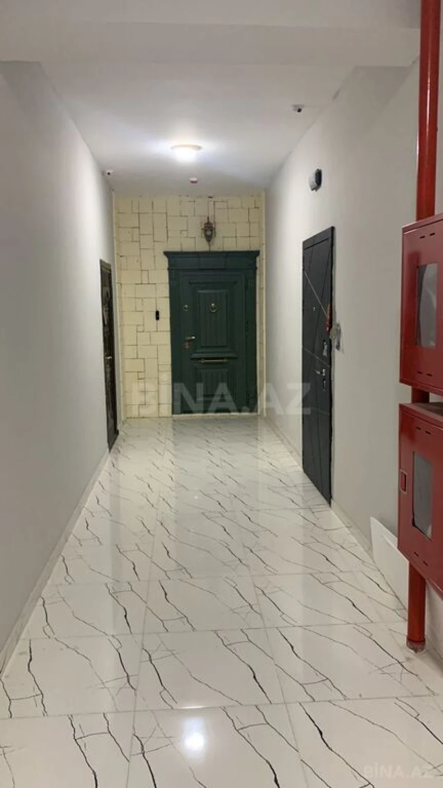 Satılır 3 otaqlı mənzil 130 m²