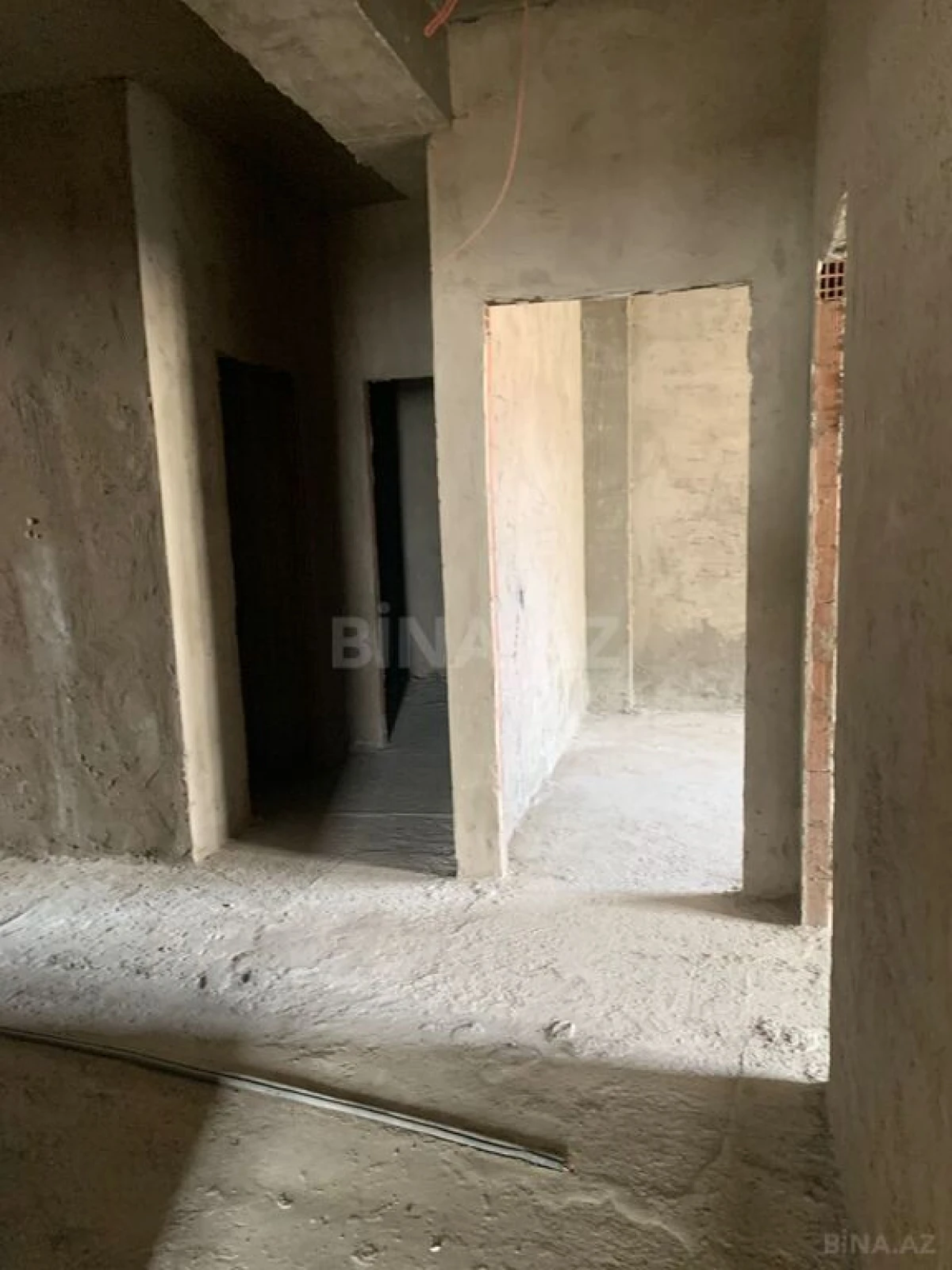 Satılır 3 otaqlı mənzil 130 m²