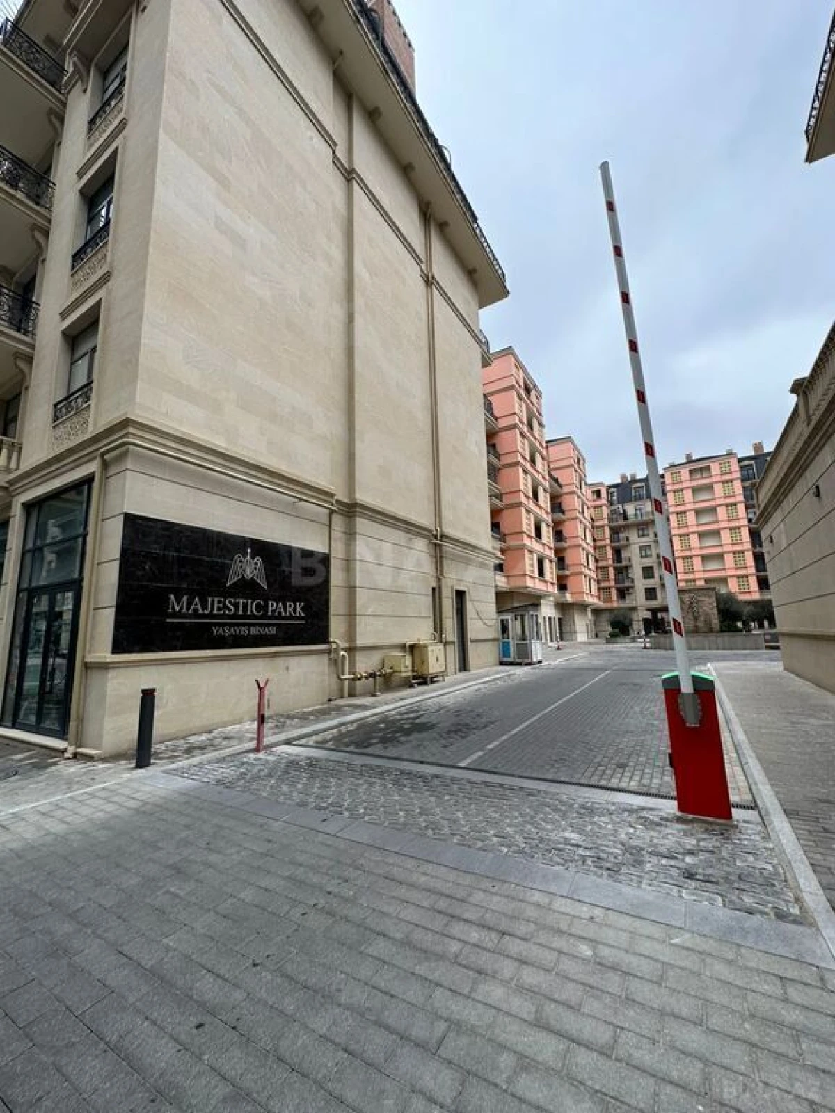 Kirayə verilir 3 otaqlı mənzil 110 m²