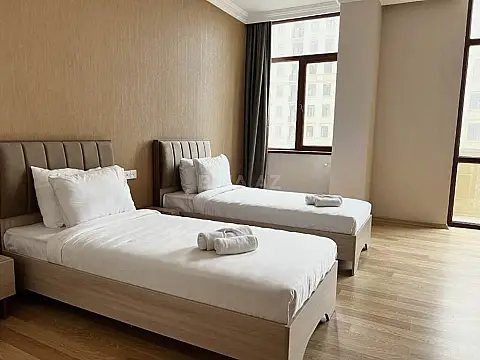 Kirayə verilir 4 otaqlı mənzil 207 m²