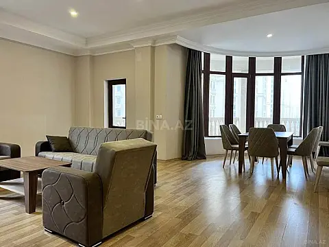 Kirayə verilir 4 otaqlı mənzil 207 m²