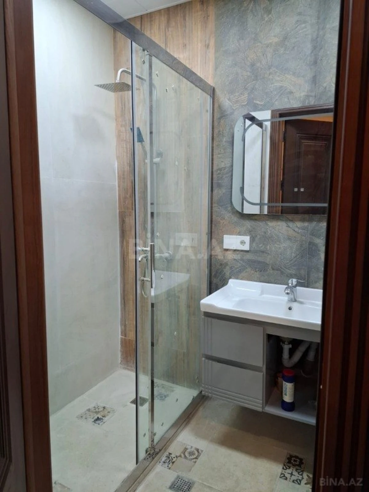 Kirayə verilir 2 otaqlı mənzil 90 m²