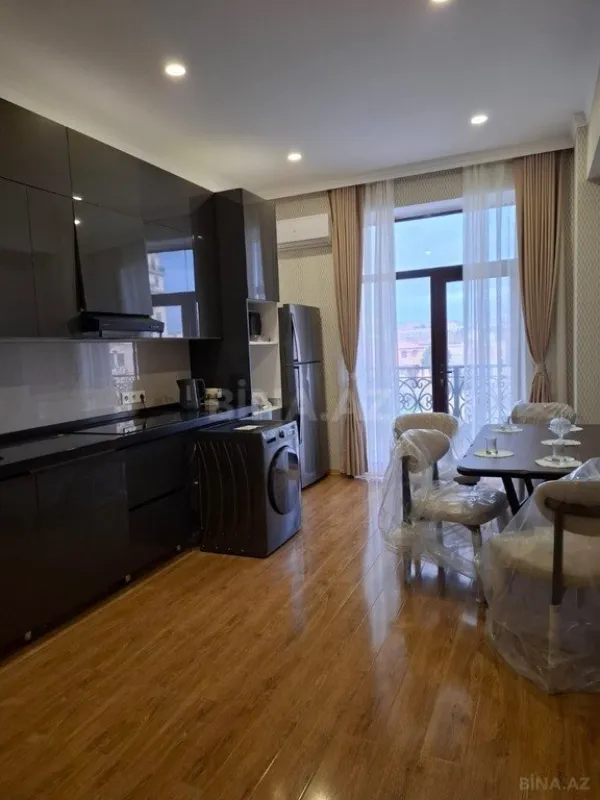 Kirayə verilir 2 otaqlı mənzil 90 m²