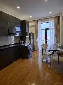 Kirayə verilir 2 otaqlı mənzil 90 m²