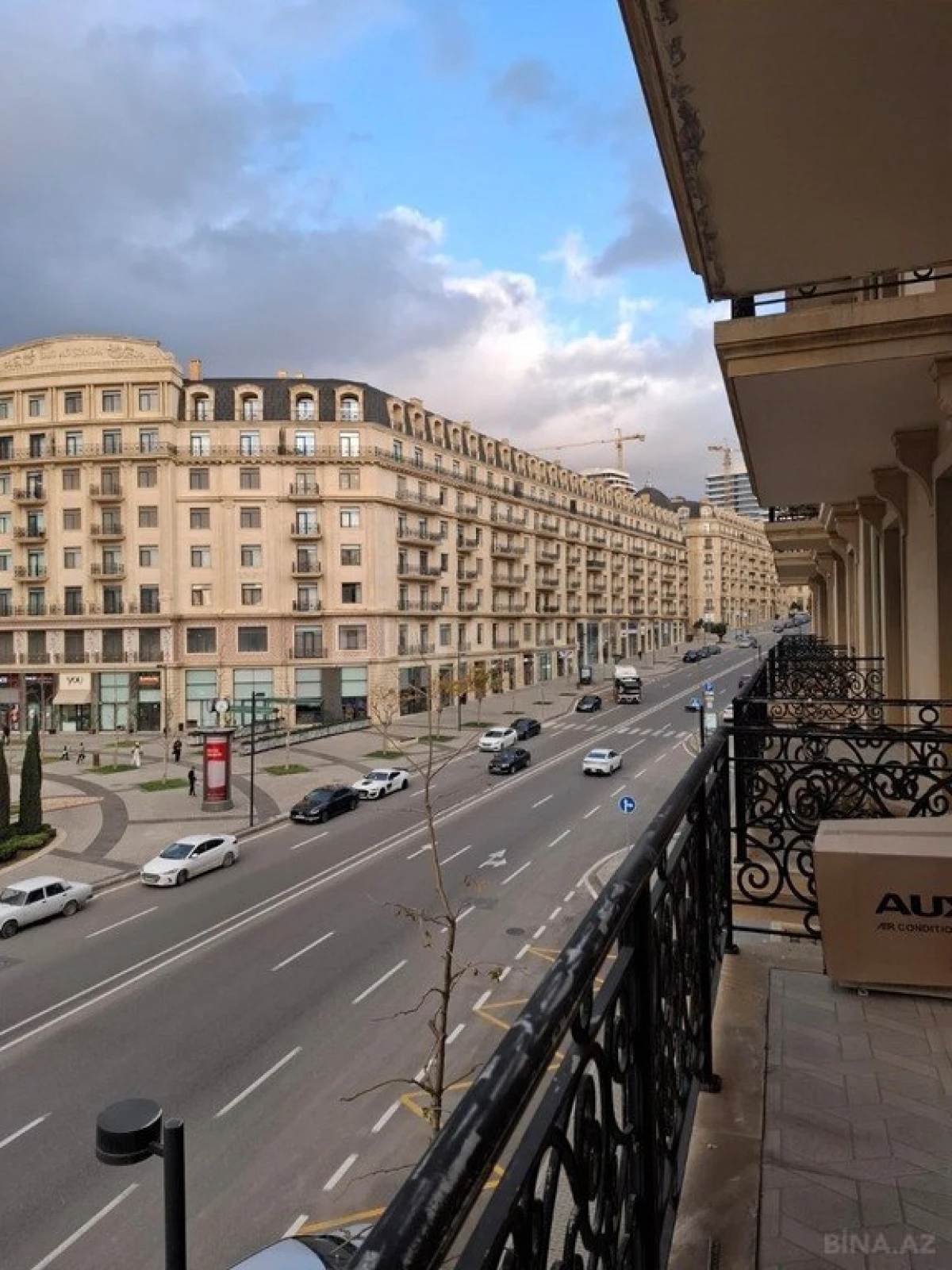 Kirayə verilir 2 otaqlı mənzil 90 m²