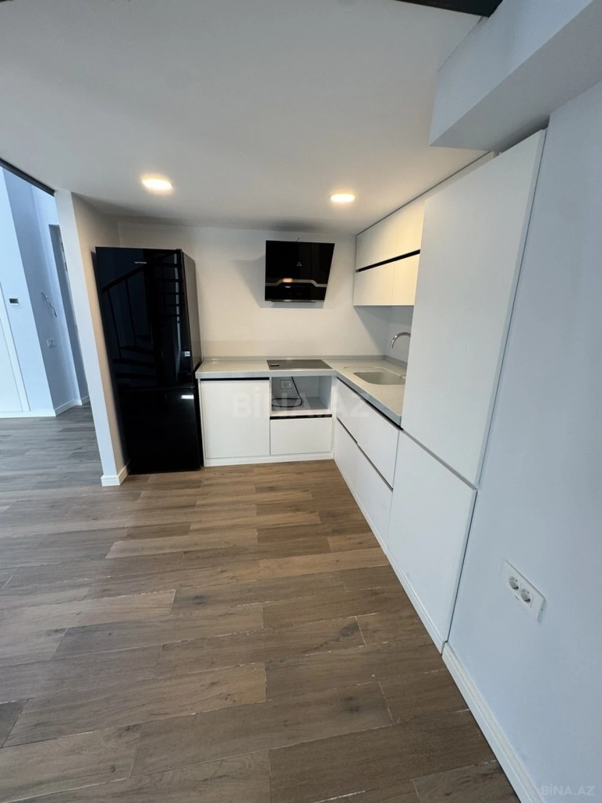 Satılır 2 otaqlı ofis 55 m²