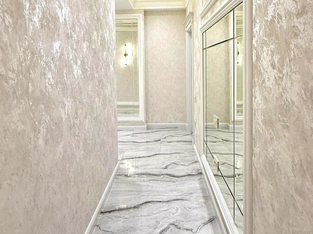 Satılır 3 otaqlı mənzil 107 m²