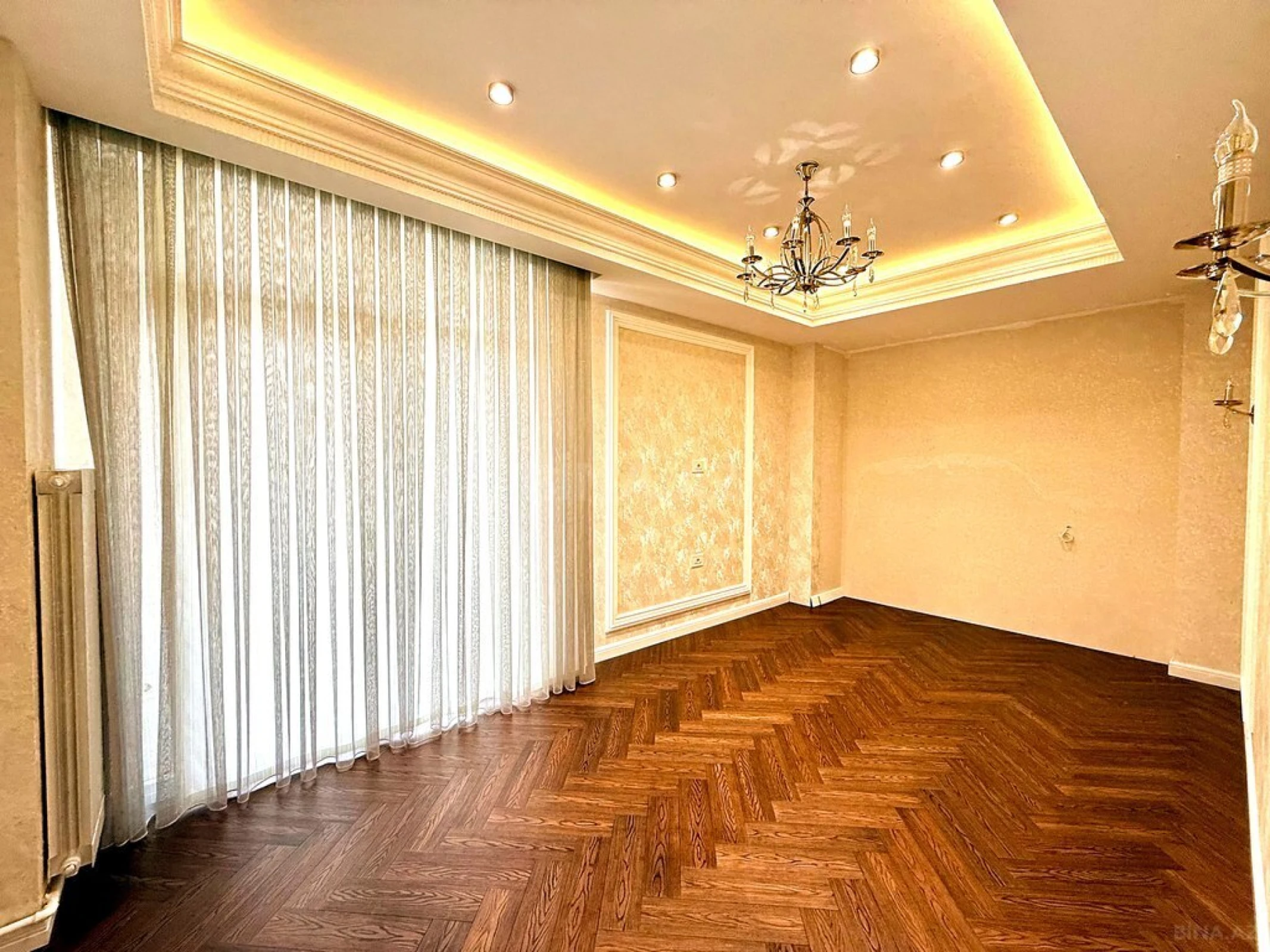 Satılır 3 otaqlı mənzil 107 m²