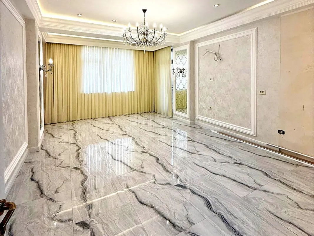 Satılır 3 otaqlı mənzil 107 m²
