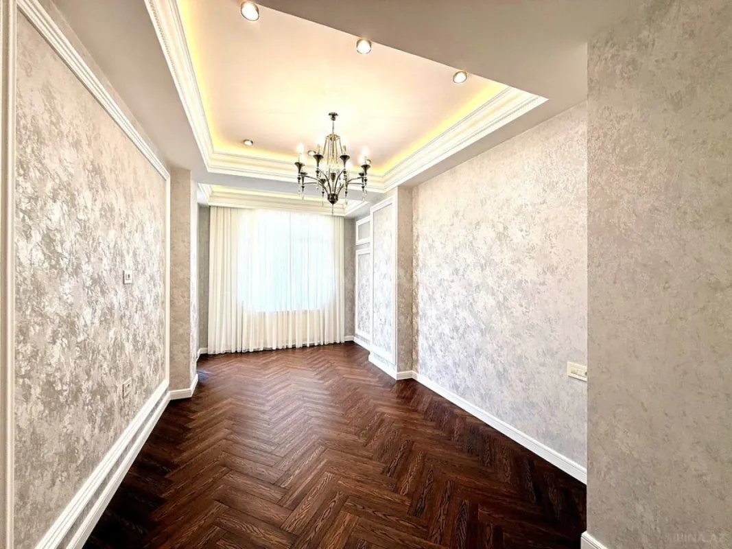 Satılır 3 otaqlı mənzil 107 m²