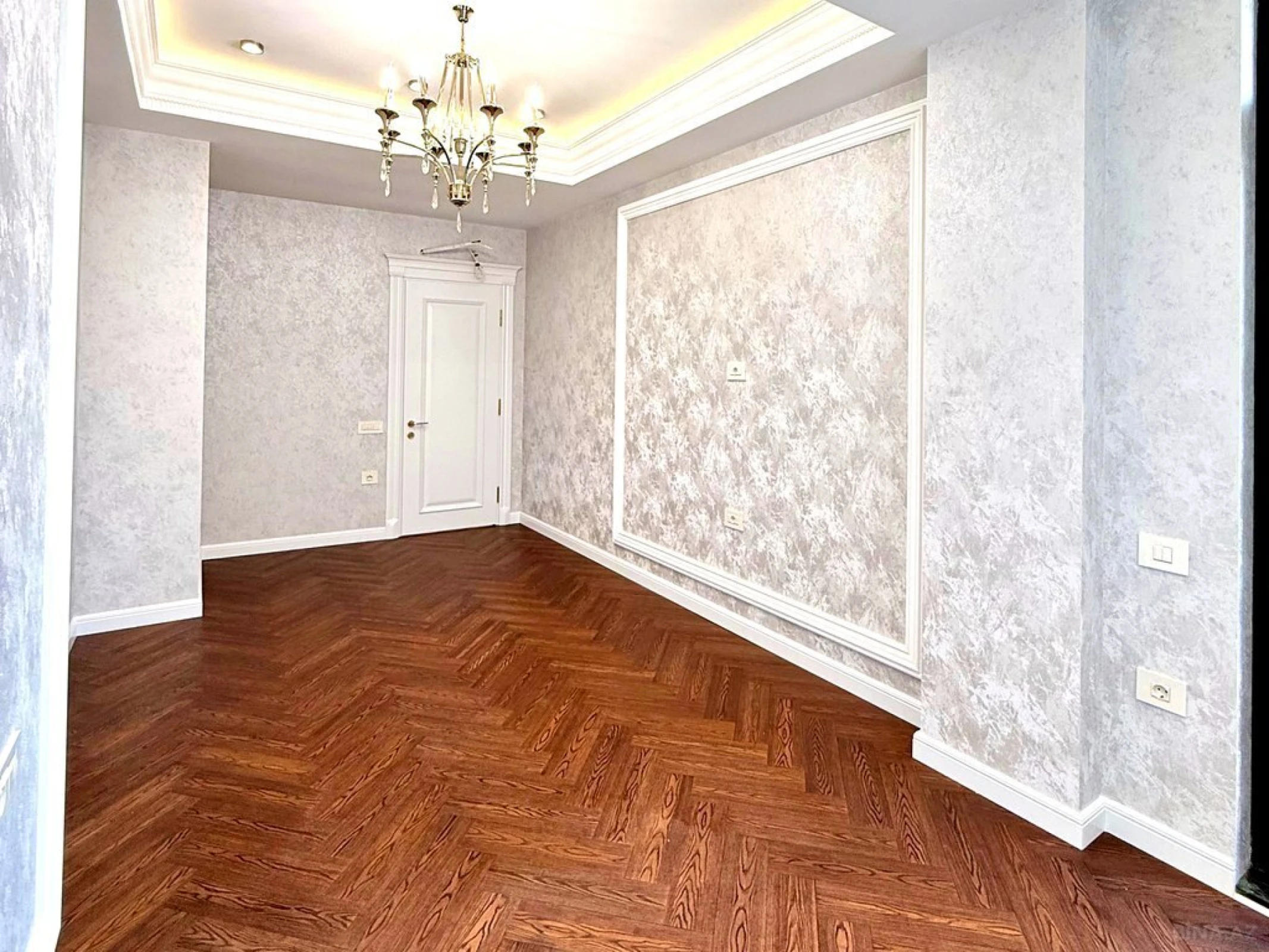 Satılır 3 otaqlı mənzil 107 m²