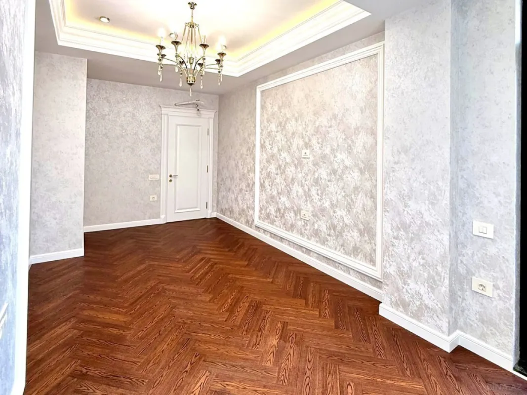Satılır 3 otaqlı mənzil 107 m²