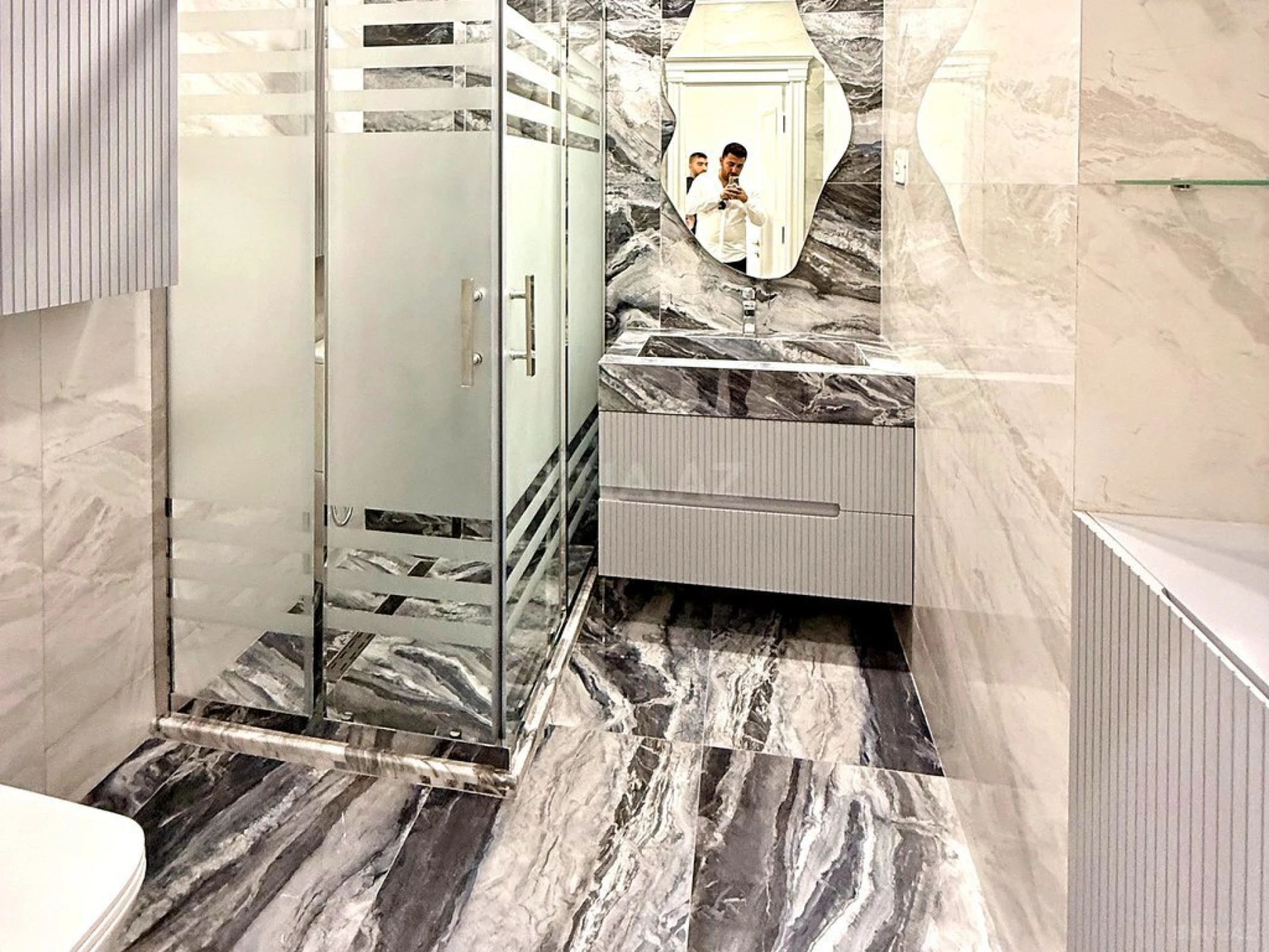 Satılır 3 otaqlı mənzil 107 m²