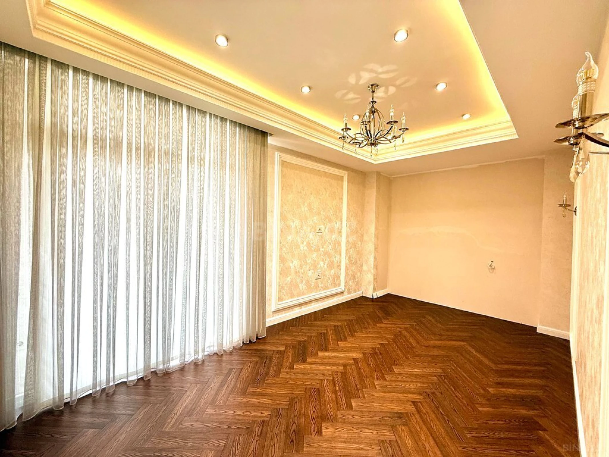 Satılır 3 otaqlı mənzil 107 m²