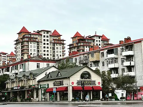 Satılır 3 otaqlı mənzil 107 m²