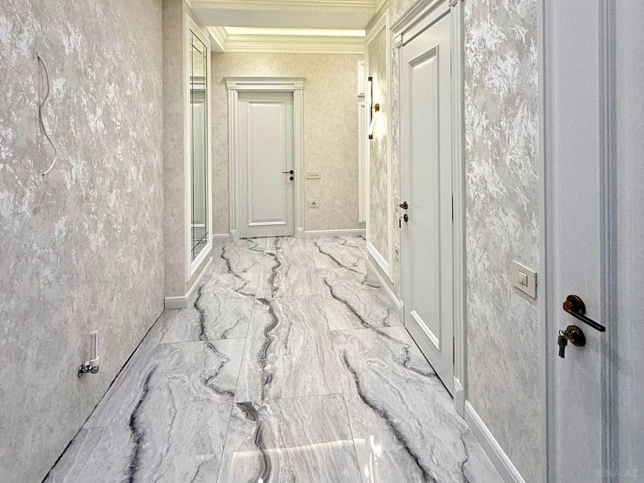 Satılır 3 otaqlı mənzil 107 m²