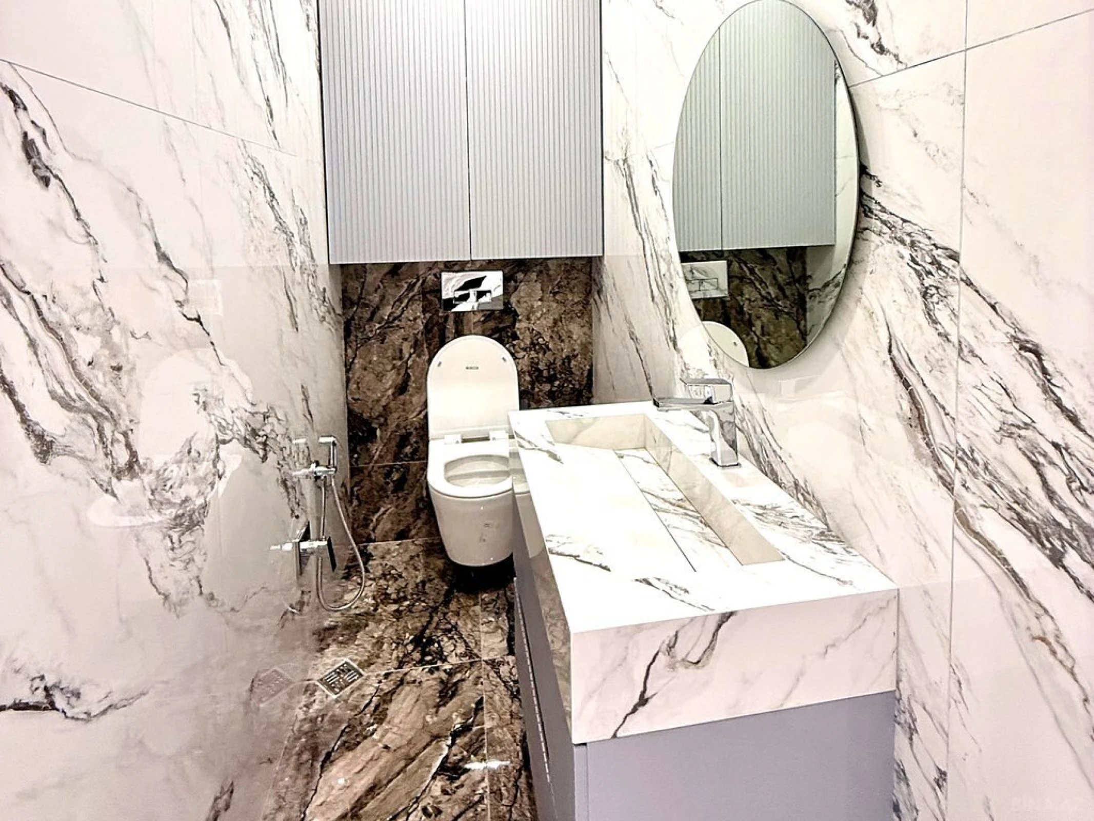 Satılır 3 otaqlı mənzil 107 m²