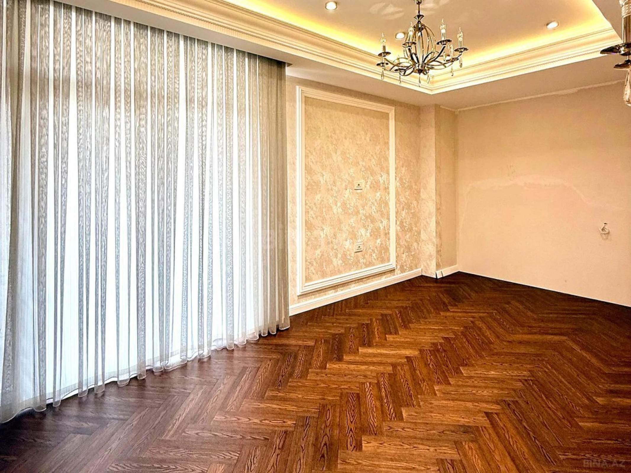 Satılır 3 otaqlı mənzil 107 m²